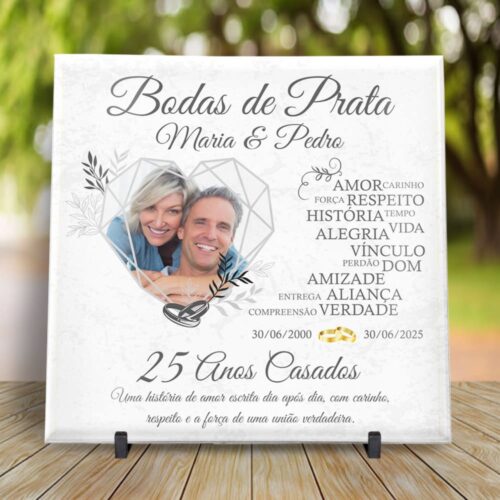 Arte digital para azulejo Bodas de Prata, moldura de coração para inserir foto e espaço para personalização de data e nomes do casal