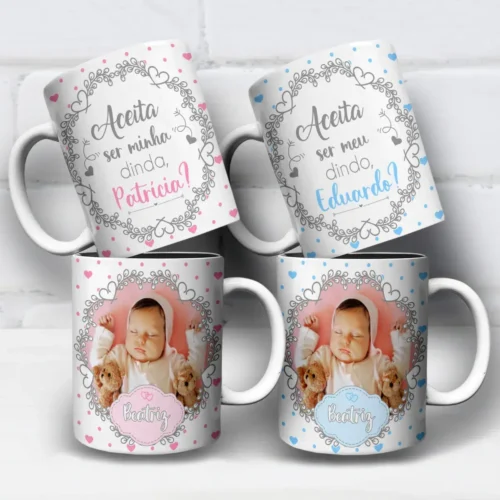 arte para caneca convite dindo e dinda com nome e foto editáveis, moldura para foto com corações e espaços para personalizar com nomes dos padrinhos e da criança