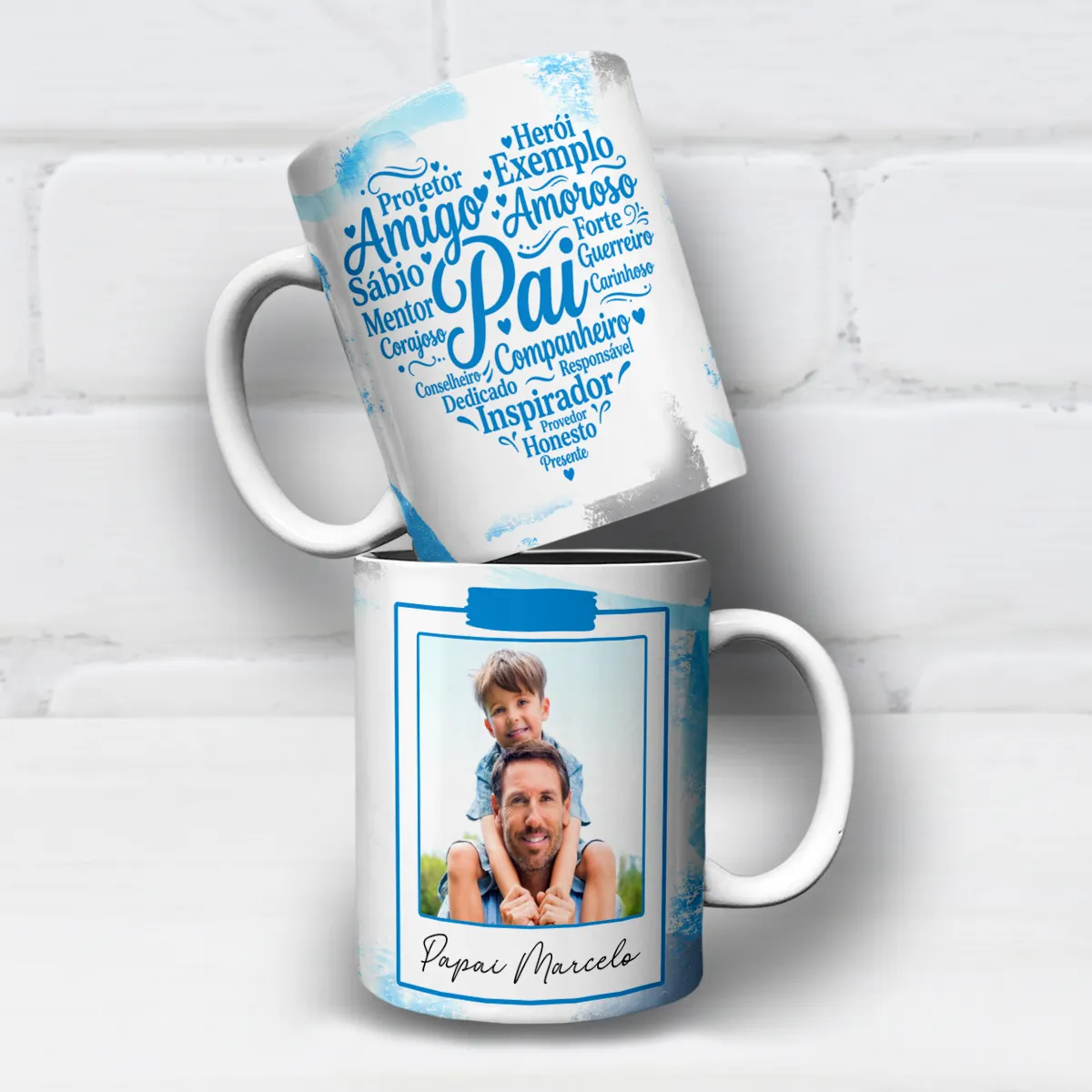 arte para caneca dia dos pais com foto pai atributos em tons de azul, palavra Pai ao centro cercada por qualidades em formato de coração e espaço para nome e foto