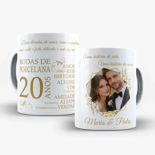 arte para caneca bodas de porcelana 20 anos de casados com detalhes dourados, frases comemorativas e espaço para foto e nomes