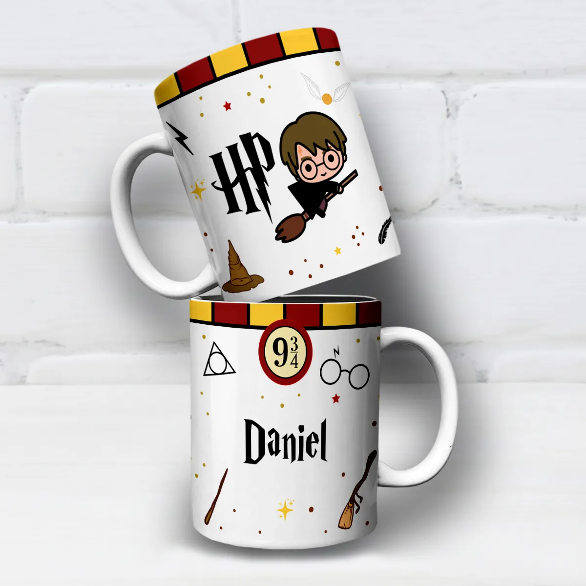 arte para caneca Harry Potter cute com nome, Harry voando na vassoura, símbolo 9¾ e espaço para personalização do nome