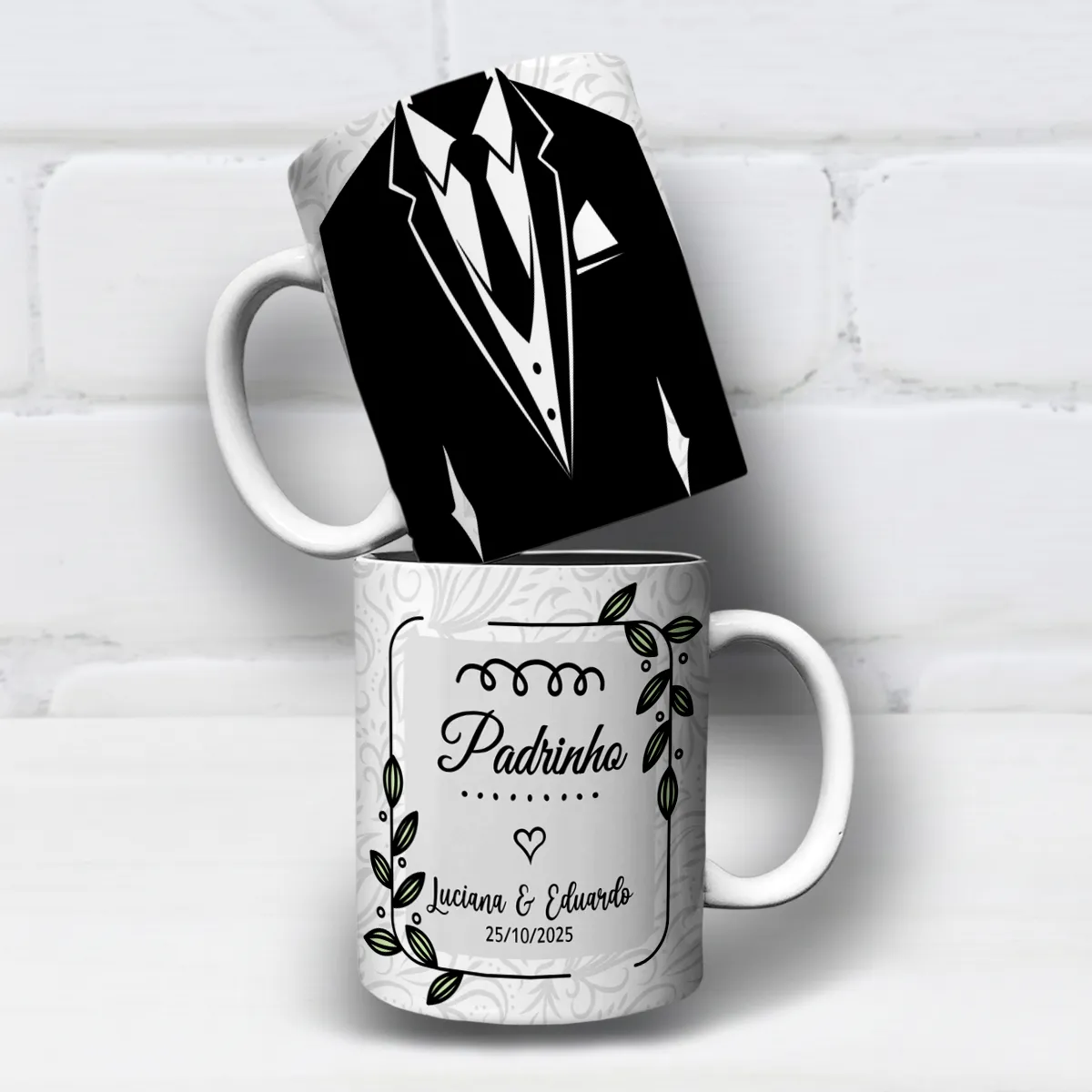 arte para caneca padrinho de casamento com noivo de traje social, com nomes do casal e data personalizáveis