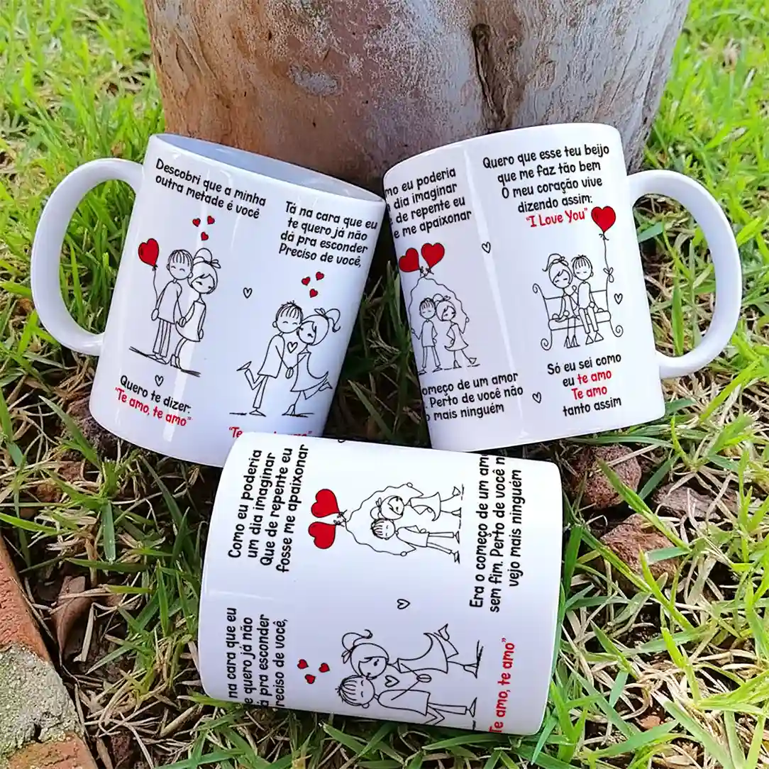 arte para caneca nem mais uma dúvida te amo: ilustrações fofas de um casal de mãos dadas cercado por corações, com frases românticas em vermelho e preto